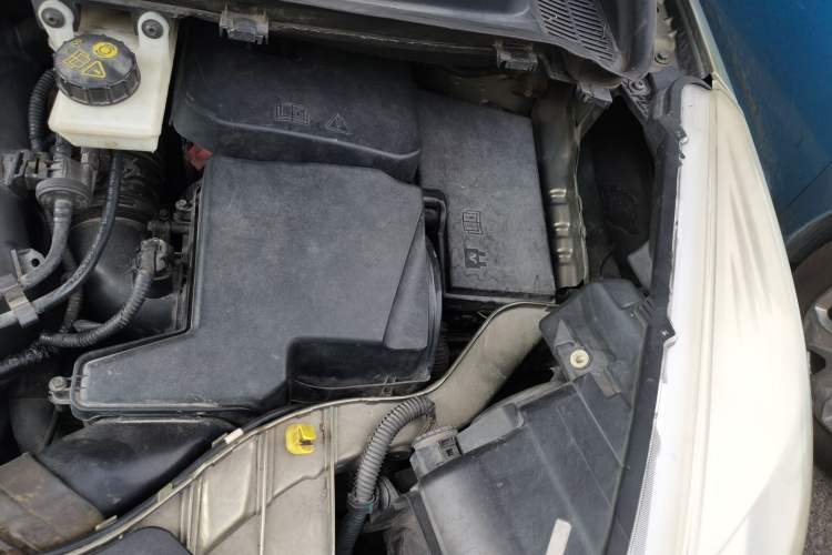 Used Ford Kuga 2015 1.5L GTDi Two-Wheel-Drive Comfort Model Engine Bay Left