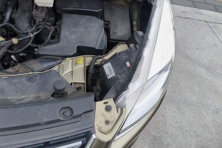 Used Ford Kuga 2015 1.5L GTDi Four-Wheel-Drive Elite Model Engine Bay Left