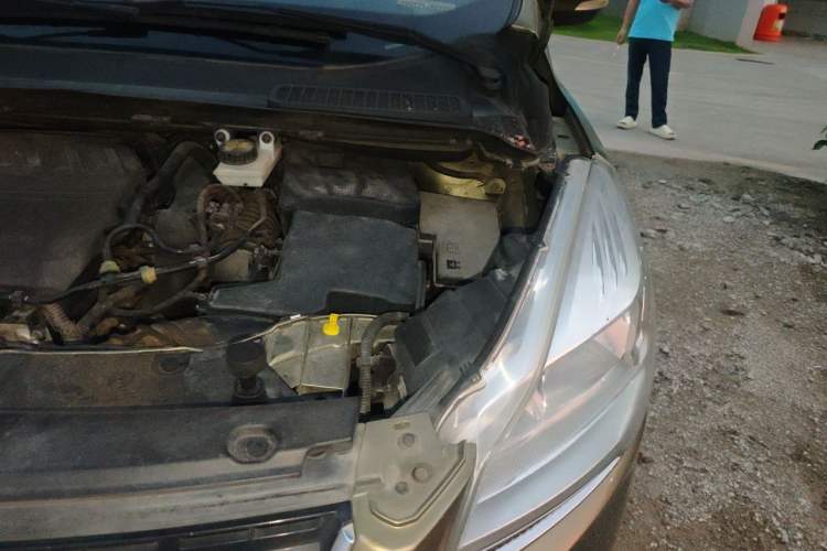 Used Ford Kuga 2015 1.5L GTDi Four-Wheel-Drive Elite Model Engine Bay Left