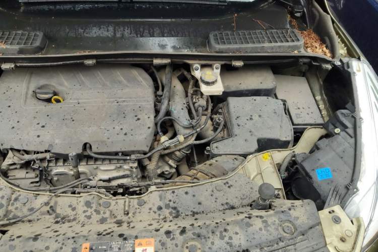 Used Ford Kuga 2015 1.5L GTDi Two-Wheel Drive Fashion Edition Engine Bay Left