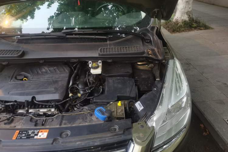 Used Ford Kuga 2015 1.5L GTDi Four-Wheel-Drive Elite Model Engine Bay Left