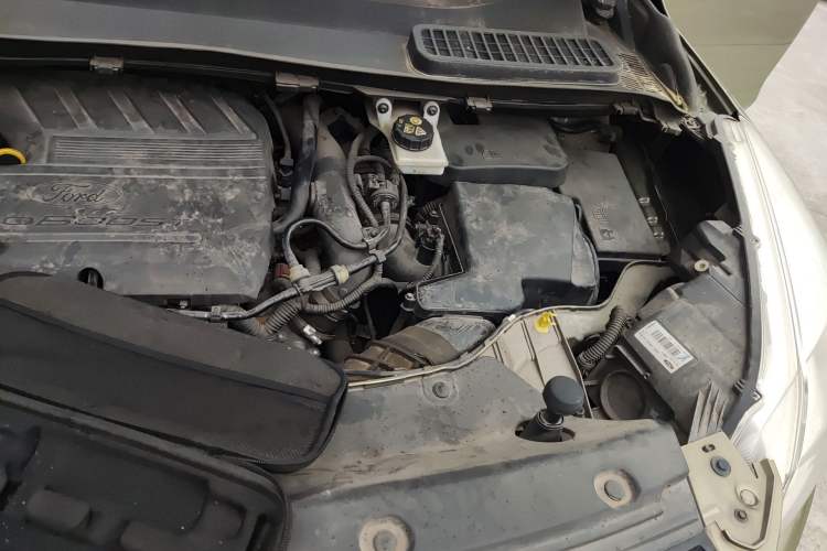 Used Ford Kuga 2015 1.5L GTDi Two-Wheel Drive Fashion Edition Engine Bay Left