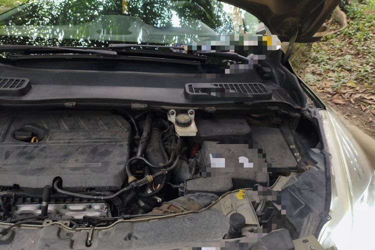 Used Ford Kuga 2015 1.5L GTDi Four-Wheel-Drive Elite Model Engine Bay Left