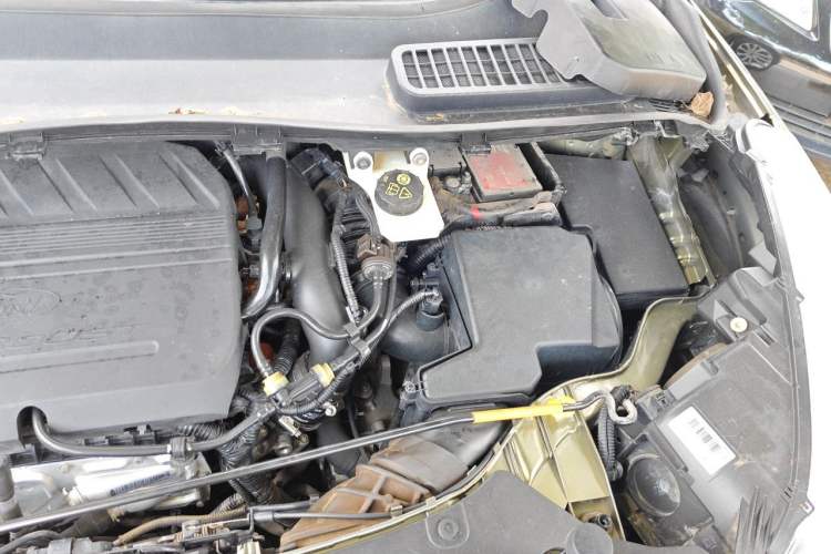 Used Ford Kuga 2015 1.5L GTDi Two-Wheel Drive Fashion Edition Engine Bay Left