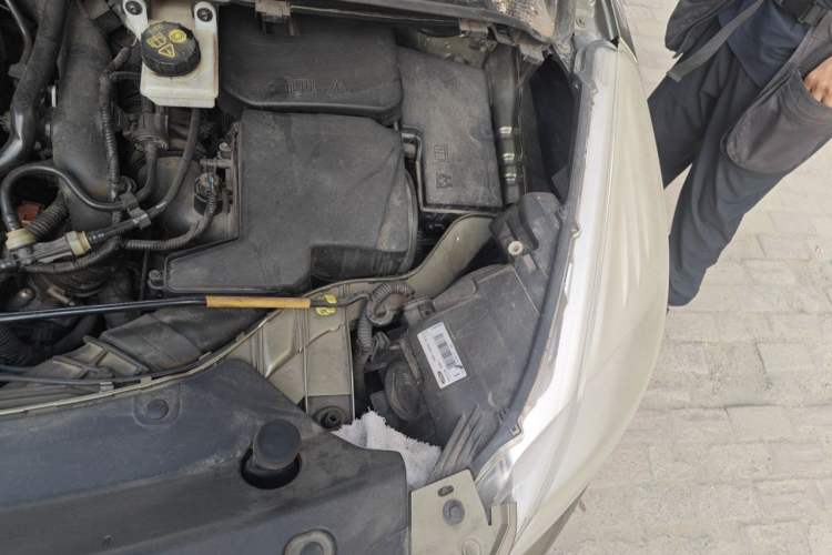 Used Ford Kuga 2015 1.5L GTDi Four-Wheel-Drive Elite Model Engine Bay Left