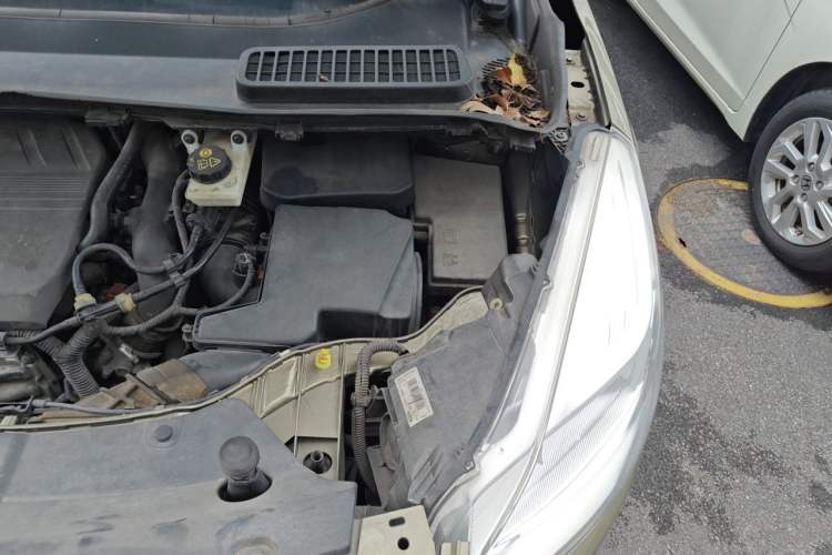 Used Ford Kuga 2015 1.5L GTDi Two-Wheel-Drive Comfort Model Engine Bay Left