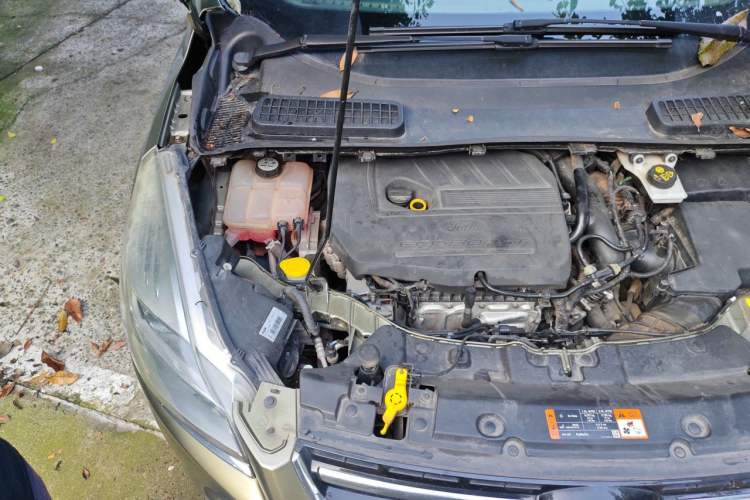 Used Ford Kuga 2015 1.5L GTDi Two-Wheel Drive Fashion Edition Engine Bay Right