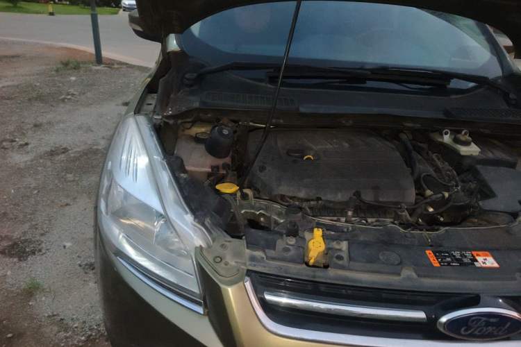 Used Ford Kuga 2015 1.5L GTDi Four-Wheel-Drive Elite Model Engine Bay Right