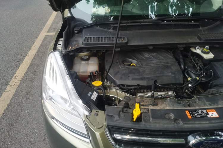 Used Ford Kuga 2015 1.5L GTDi Four-Wheel-Drive Elite Model Engine Bay Right