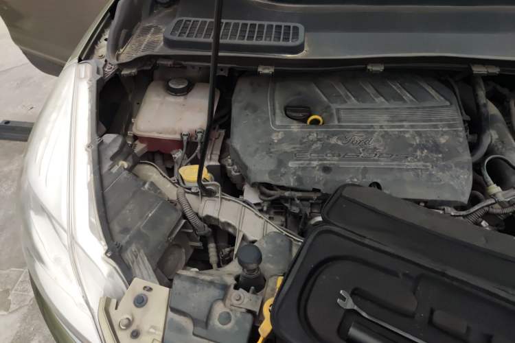 Used Ford Kuga 2015 1.5L GTDi Two-Wheel Drive Fashion Edition Engine Bay Right