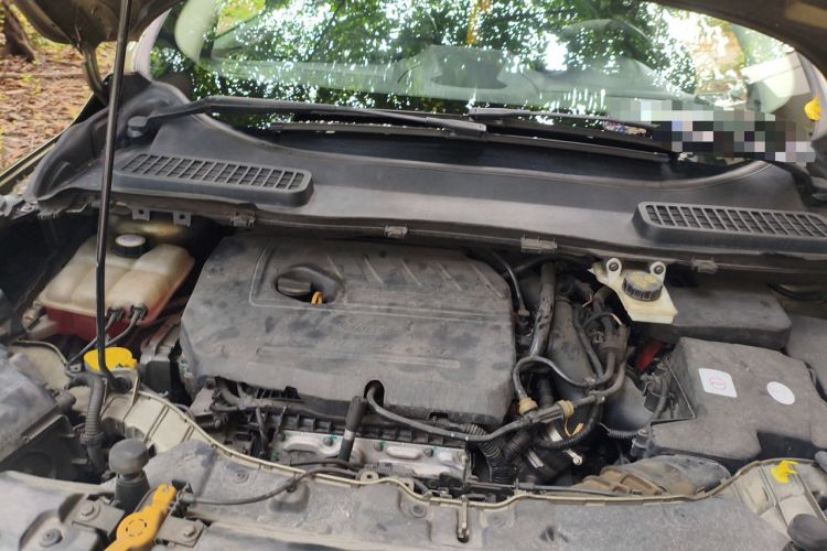 Used Ford Kuga 2015 1.5L GTDi Four-Wheel-Drive Elite Model Engine Bay Right