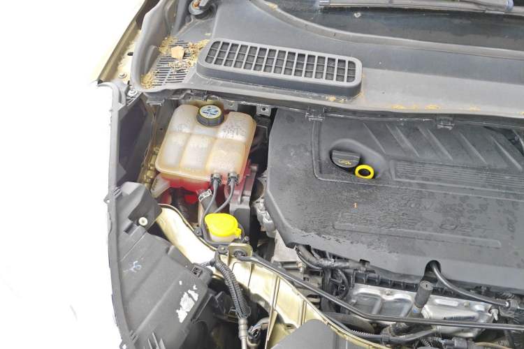 Used Ford Kuga 2015 1.5L GTDi Two-Wheel Drive Fashion Edition Engine Bay Right