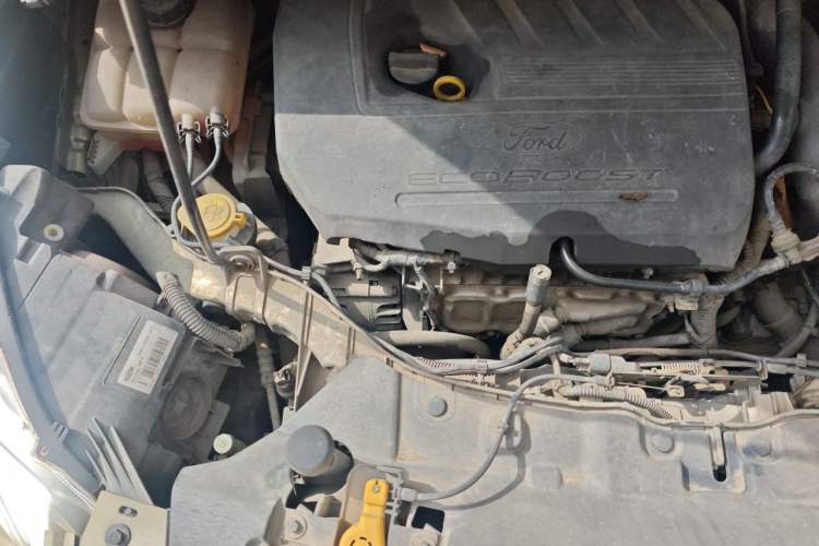 Used Ford Kuga 2015 1.5L GTDi Two-Wheel Drive Fashion Edition Engine Bay Right