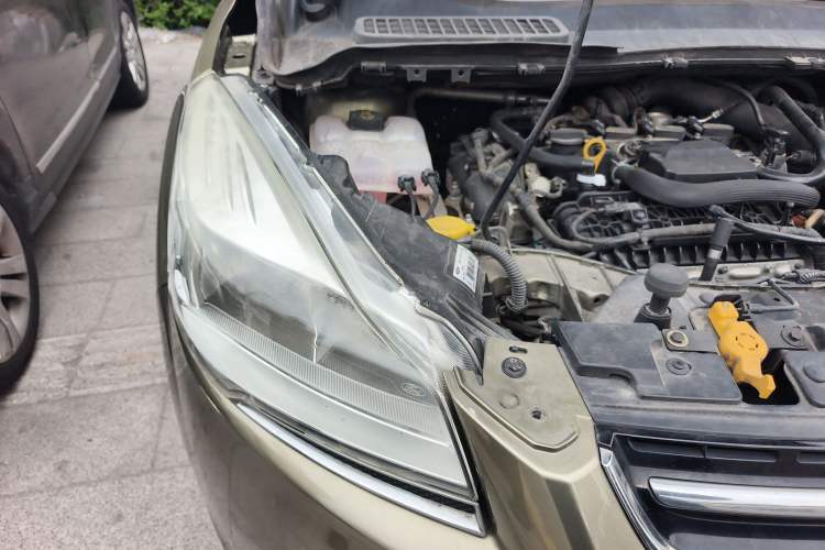 Used Ford Kuga 2015 1.5L GTDi Two-Wheel Drive Fashion Edition Engine Bay Right