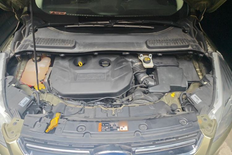 Used Ford Kuga 2015 2.0L GTDi Four-Wheel Drive Elite Model Engine Bay