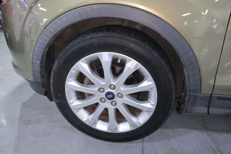 Used Ford Kuga 2015 1.5L GTDi Two-Wheel-Drive Comfort Model Exterior 4