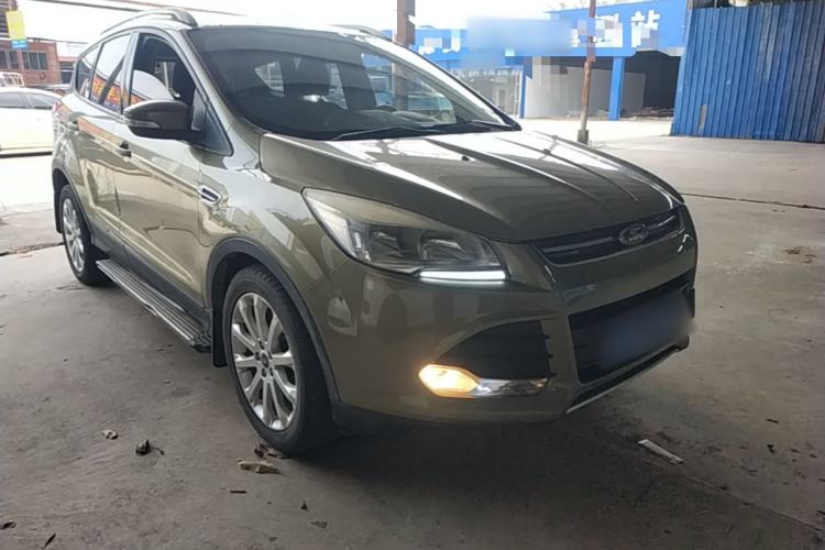 Used Ford Kuga 2015 1.5L GTDi Two-Wheel-Drive Comfort Model Front Right 45 Deg
