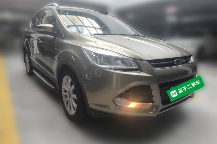 Used Ford Kuga 2015 1.5L GTDi Two-Wheel-Drive Comfort Model Front Right 45 Deg
