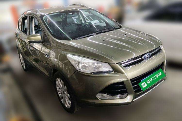 Used Ford Kuga 2015 1.5L GTDi Two-Wheel-Drive Comfort Model Front Right 45 Deg