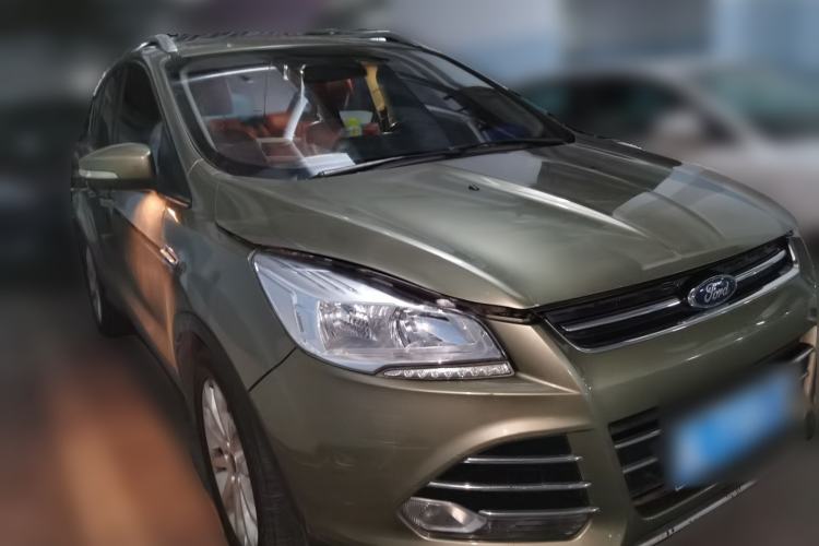 Used Ford Kuga 2015 1.5L GTDi Two-Wheel Drive Fashion Edition Front Right 45 Deg