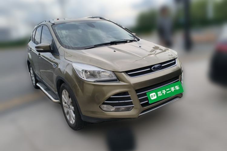Used Ford Kuga 2015 1.5L GTDi Four-Wheel-Drive Elite Model Front Right 45 Deg