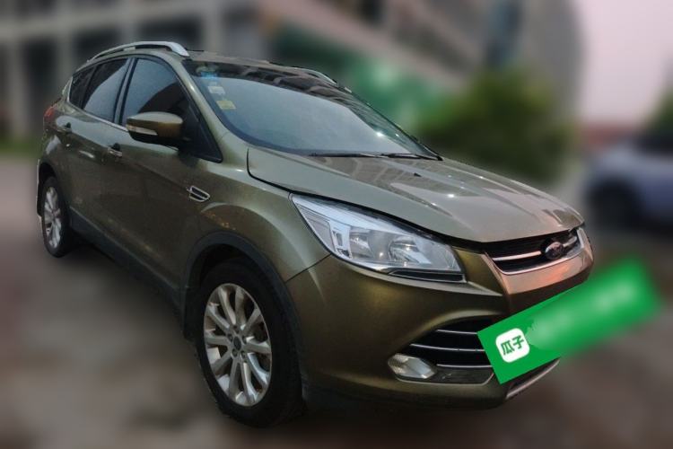 Used Ford Kuga 2015 1.5L GTDi Four-Wheel-Drive Elite Model Front Right 45 Deg