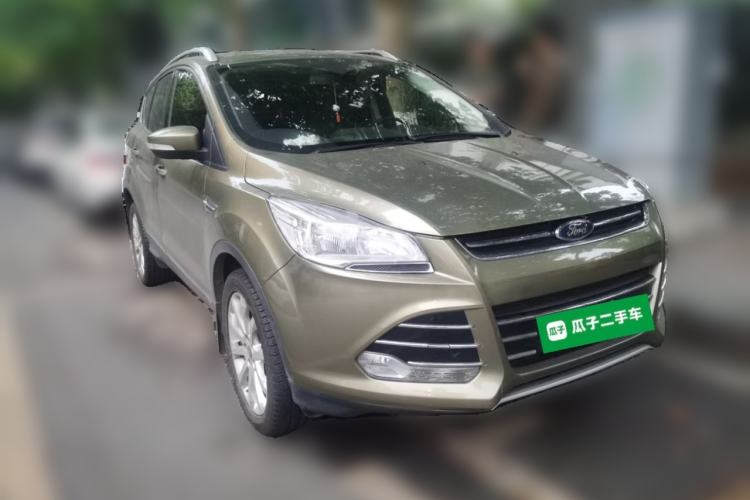 Used Ford Kuga 2015 1.5L GTDi Four-Wheel-Drive Elite Model Front Right 45 Deg