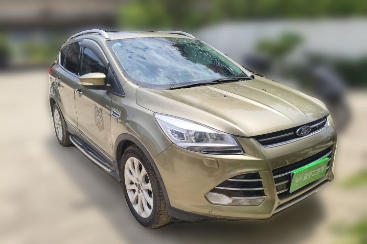 Used Ford Kuga 2015 2.0L GTDi Four-Wheel Drive Prestige Model Front Right 45 Deg