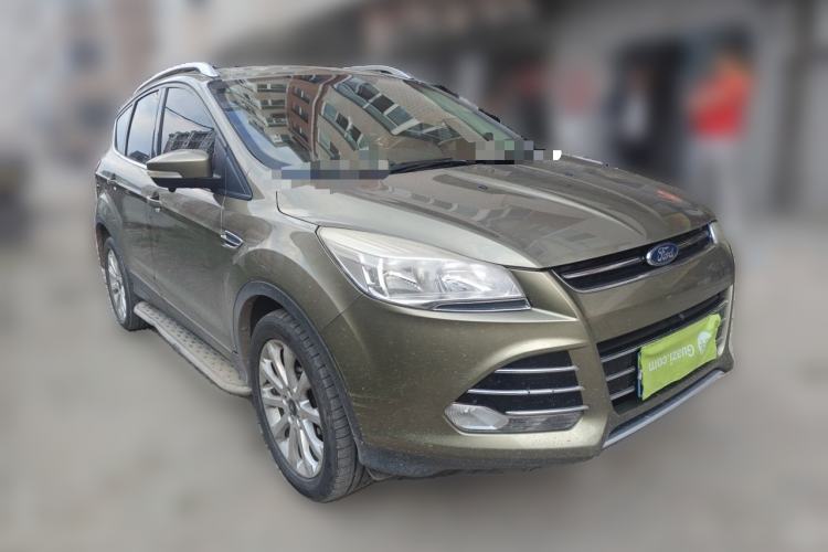 Used Ford Kuga 2015 1.5L GTDi Four-Wheel-Drive Elite Model Front Right 45 Deg