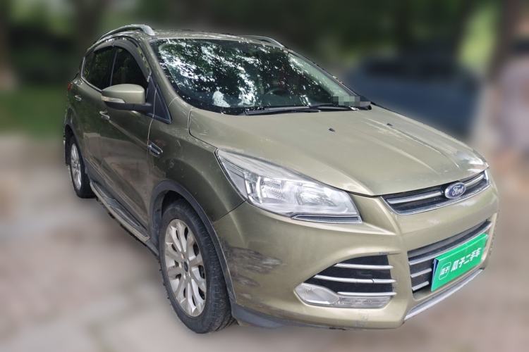 Used Ford Kuga 2015 1.5L GTDi Four-Wheel-Drive Elite Model Front Right 45 Deg