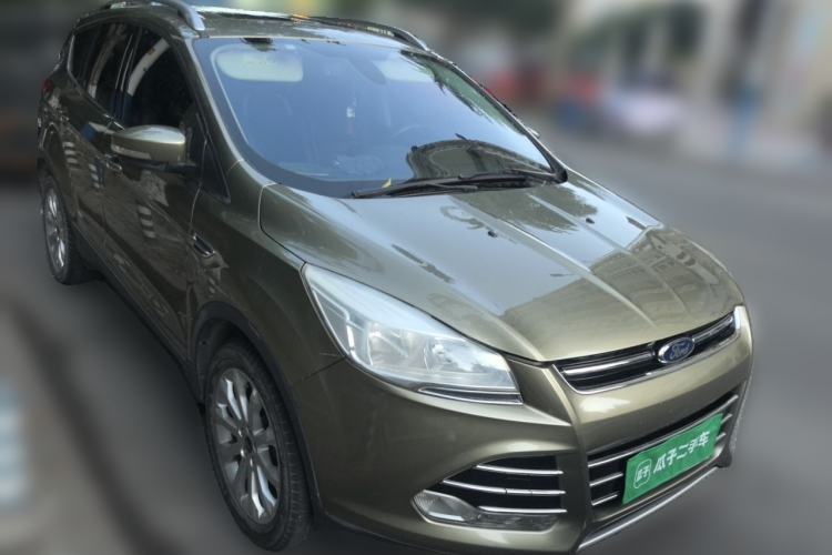 Used Ford Kuga 2015 1.5L GTDi Four-Wheel-Drive Elite Model Front Right 45 Deg