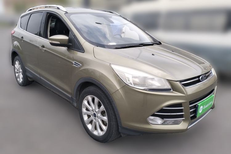 Used Ford Kuga 2015 1.5L GTDi Four-Wheel-Drive Elite Model Front Right 45 Deg