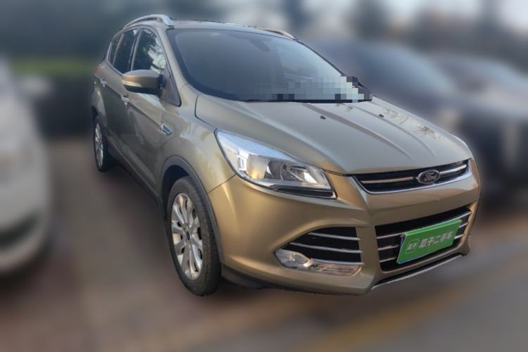 Used Ford Kuga 2015 1.5L GTDi Four-Wheel-Drive Elite Model Front Right 45 Deg