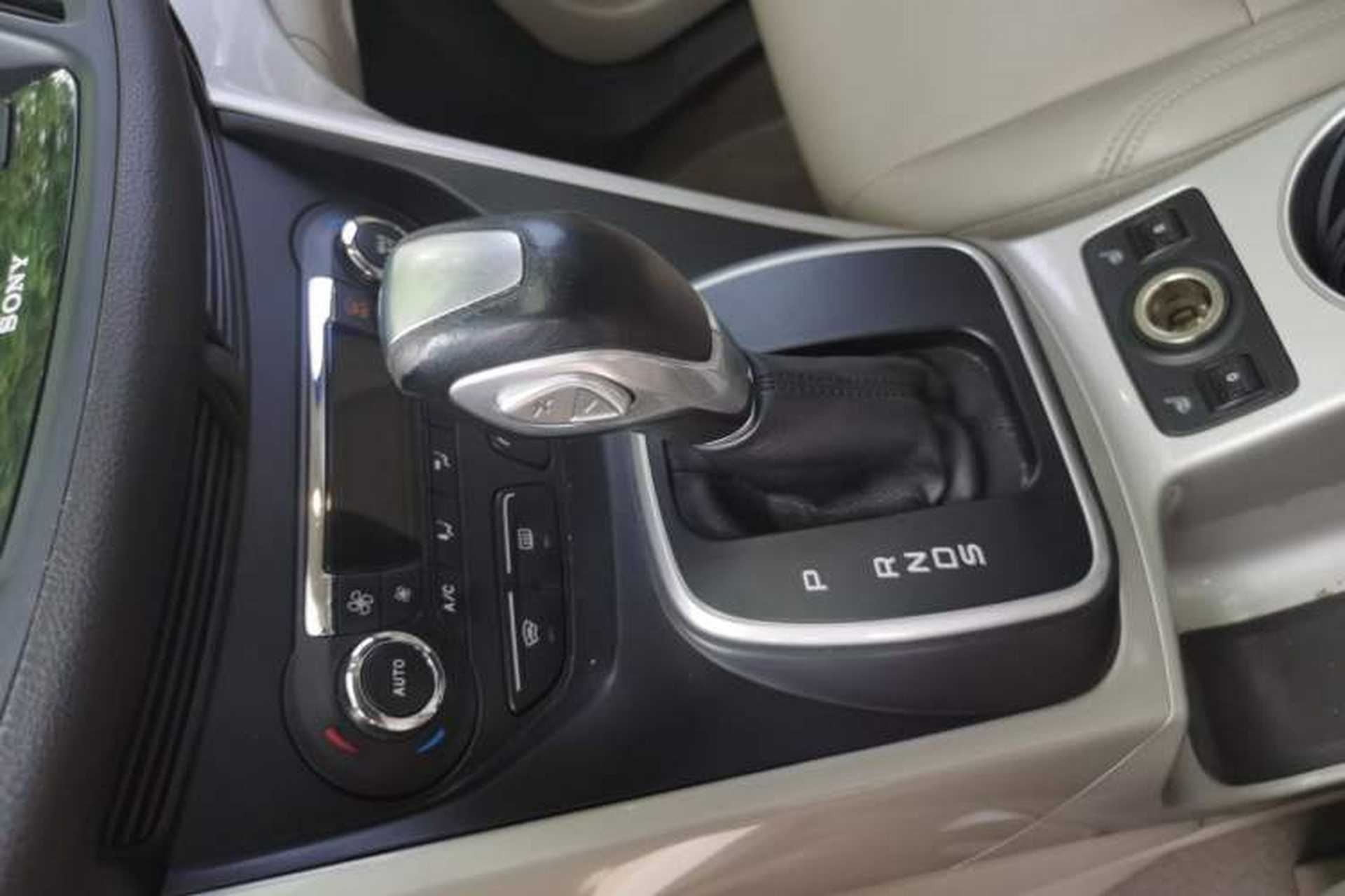 Used Ford Kuga 2015 2.0L GTDi Four-Wheel Drive Prestige Model Gear Lever