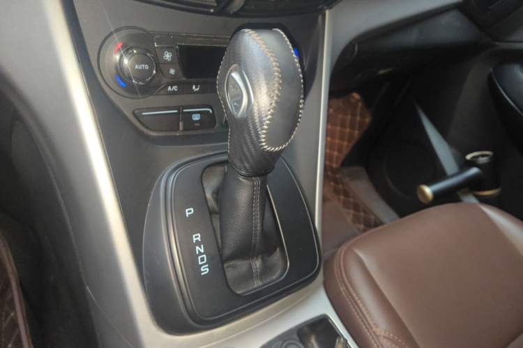 Used Ford Kuga 2015 1.5L GTDi Two-Wheel-Drive Comfort Model Gear Lever