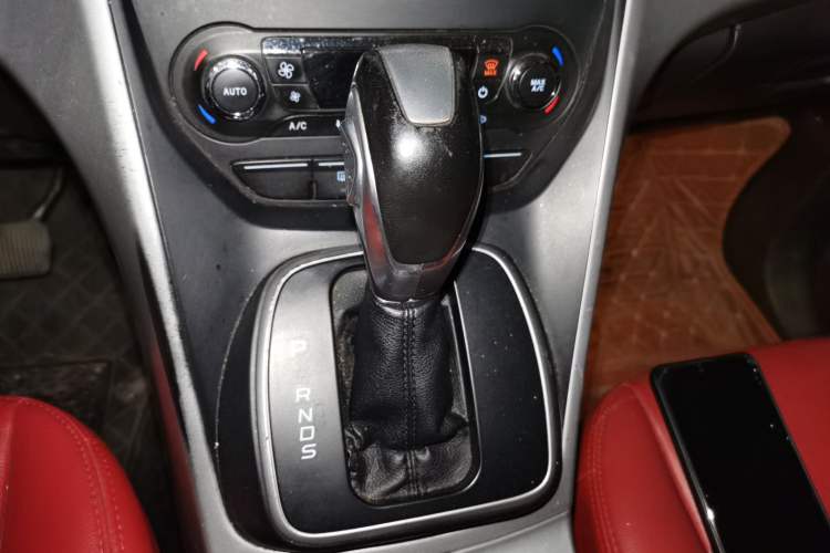 Used Ford Kuga 2015 1.5L GTDi Two-Wheel Drive Fashion Edition Gear Lever