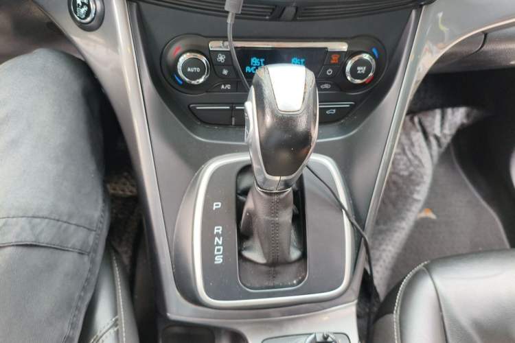 Used Ford Kuga 2015 1.5L GTDi Four-Wheel-Drive Elite Model Gear Lever