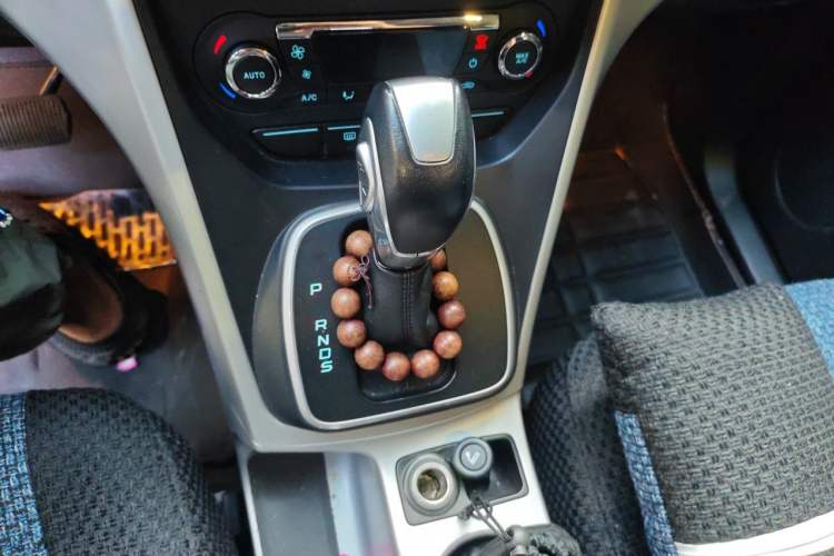 Used Ford Kuga 2015 1.5L GTDi Two-Wheel Drive Fashion Edition Gear Lever