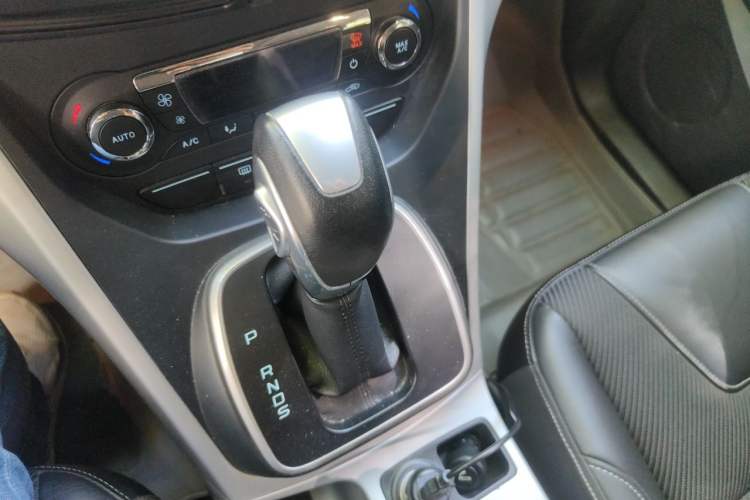 Used Ford Kuga 2015 1.5L GTDi Two-Wheel Drive Fashion Edition Gear Lever