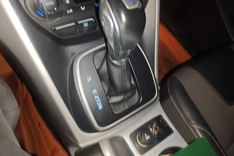 Used Ford Kuga 2015 1.5L GTDi Two-Wheel Drive Fashion Edition Gear Lever