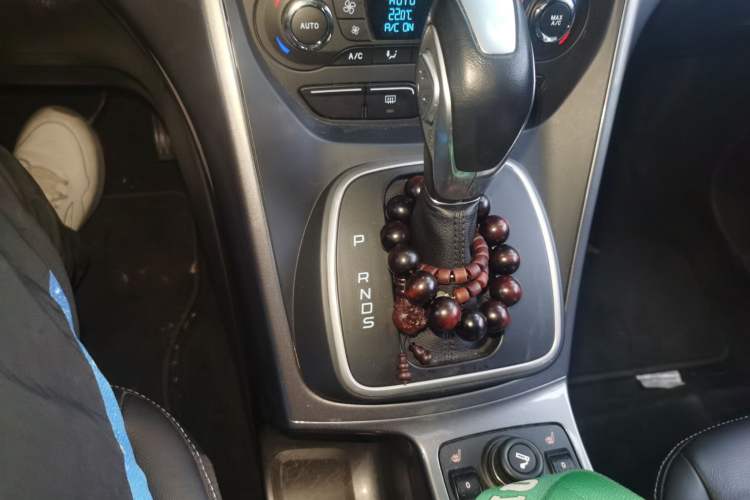 Used Ford Kuga 2015 1.5L GTDi Four-Wheel-Drive Elite Model Gear Lever
