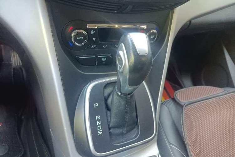Used Ford Kuga 2015 1.5L GTDi Two-Wheel Drive Fashion Edition Gear Lever