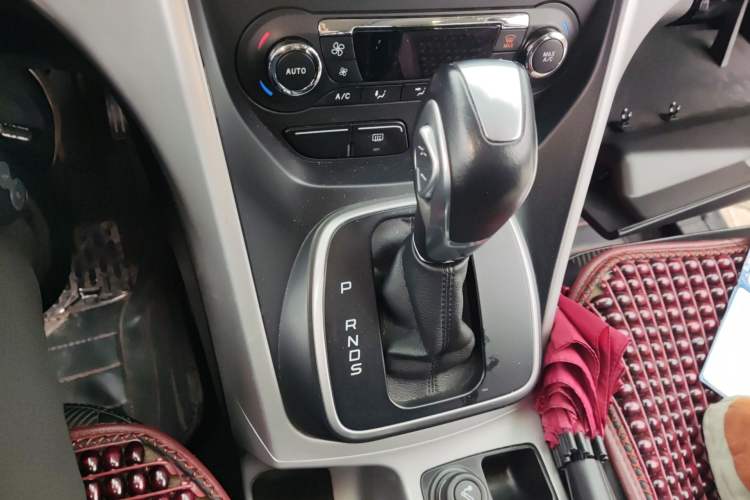 Used Ford Kuga 2015 1.5L GTDi Two-Wheel Drive Fashion Edition Gear Lever