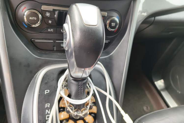 Used Ford Kuga 2015 1.5L GTDi Four-Wheel-Drive Elite Model Gear Lever