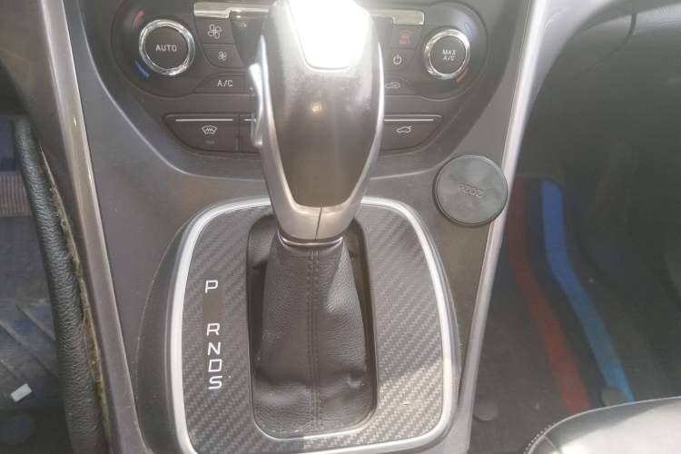 Used Ford Kuga 2015 1.5L GTDi Four-Wheel-Drive Elite Model Gear Lever