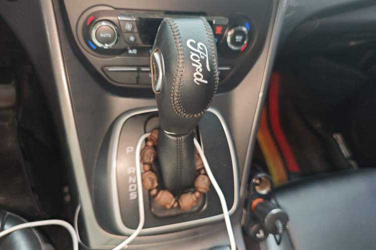 Used Ford Kuga 2015 1.5L GTDi Four-Wheel-Drive Elite Model Gear Lever