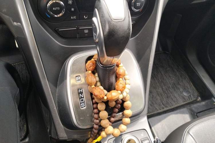 Used Ford Kuga 2015 1.5L GTDi Four-Wheel-Drive Elite Model Gear Lever