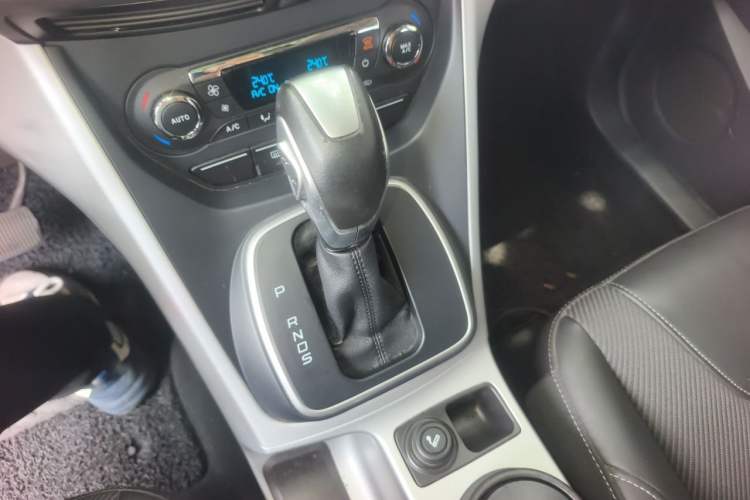 Used Ford Kuga 2015 1.5L GTDi Two-Wheel Drive Fashion Edition Gear Lever