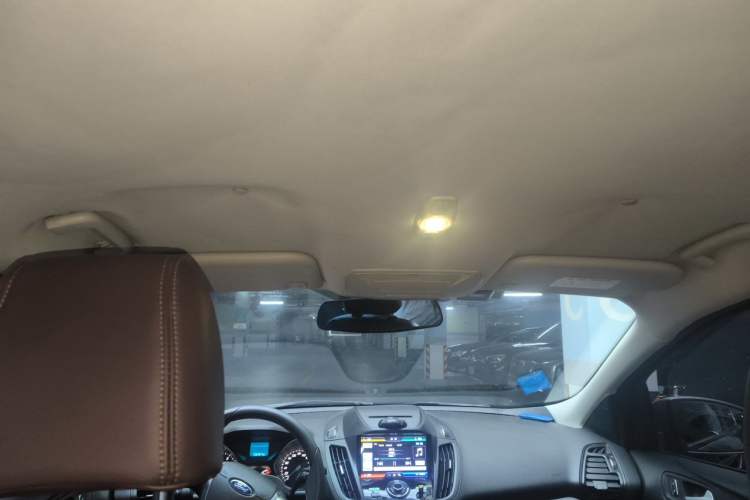 Used Ford Kuga 2015 1.5L GTDi Two-Wheel-Drive Comfort Model Headliner