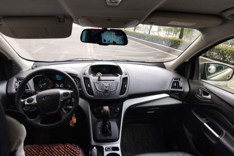 Used Ford Kuga 2015 1.5L GTDi Two-Wheel-Drive Comfort Model Headliner